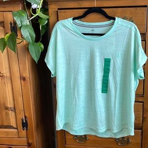 🌸Adidas NWT short sleeved sporty T-shirt